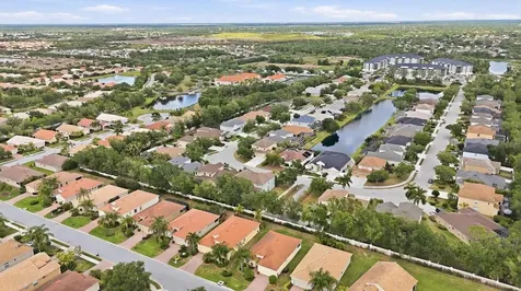 4266 67th Avenue Circle E Sarasota FL 34243