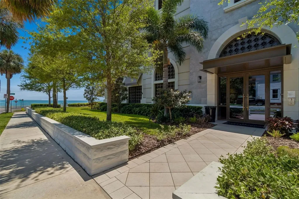 2103 Bayshore Boulevard Tampa FL 33606