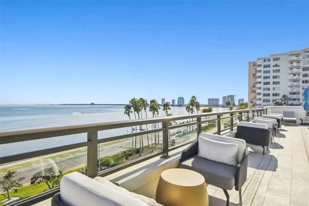 2103 Bayshore Boulevard Tampa FL 33606