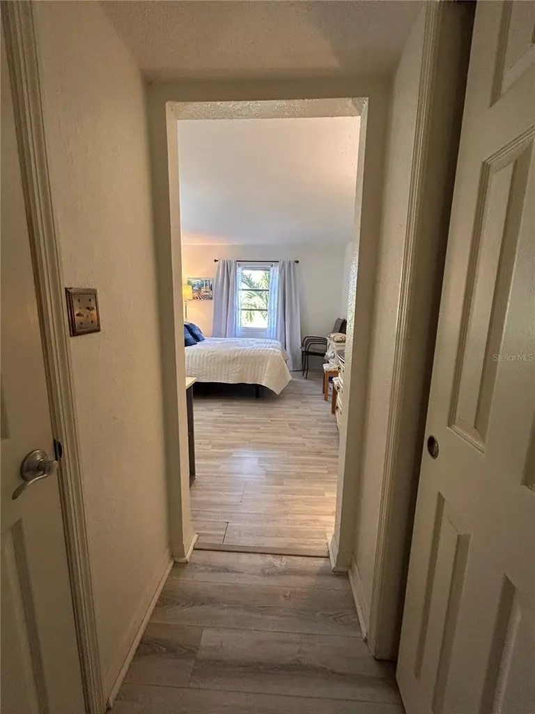 972 La Costa Circle Sarasota FL 34237