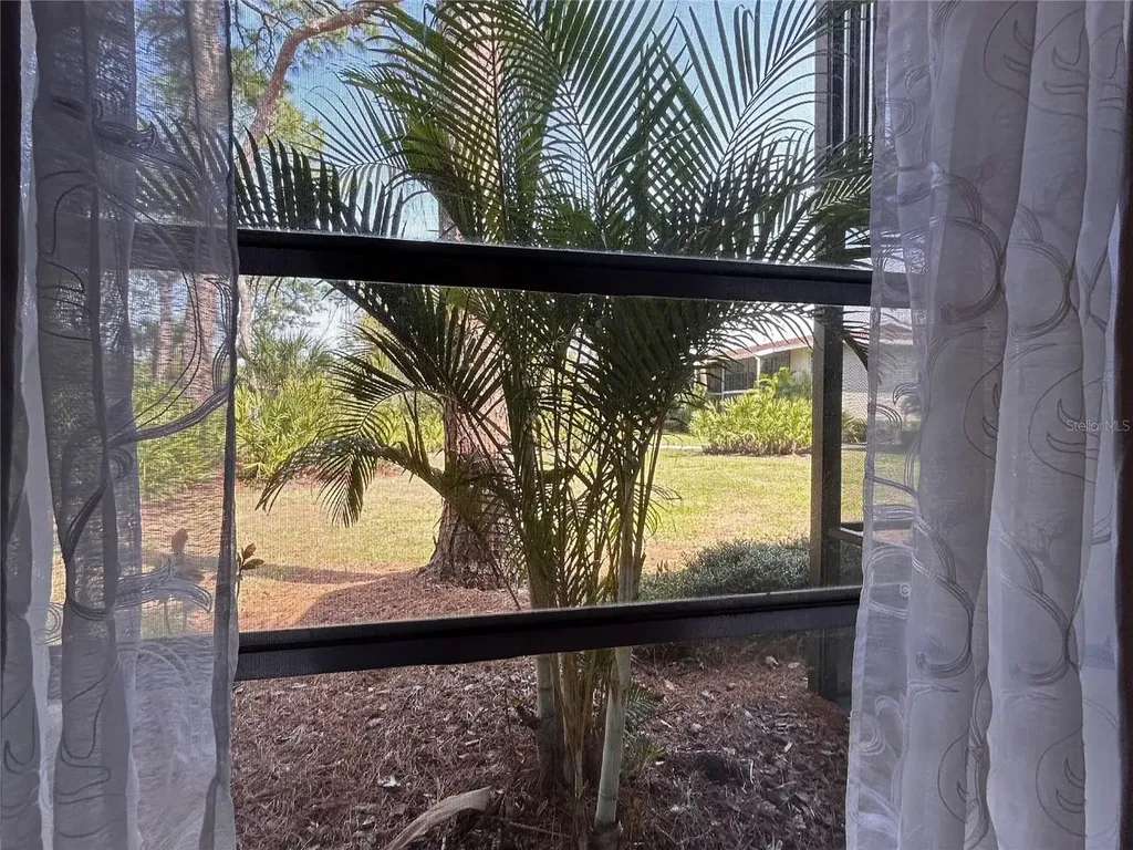 972 La Costa Circle Sarasota FL 34237