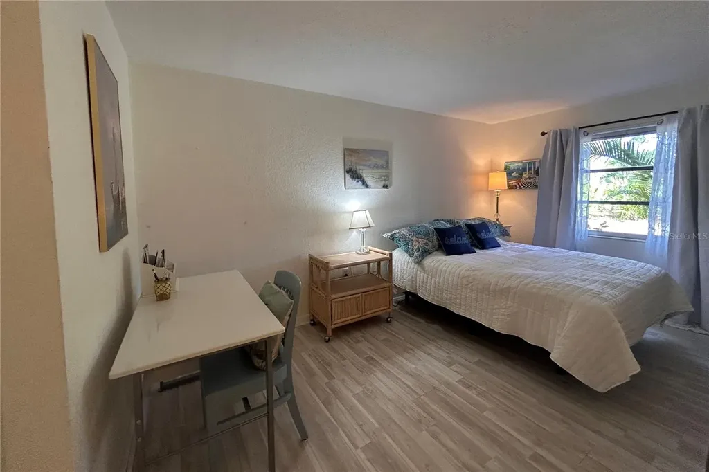972 La Costa Circle Sarasota FL 34237