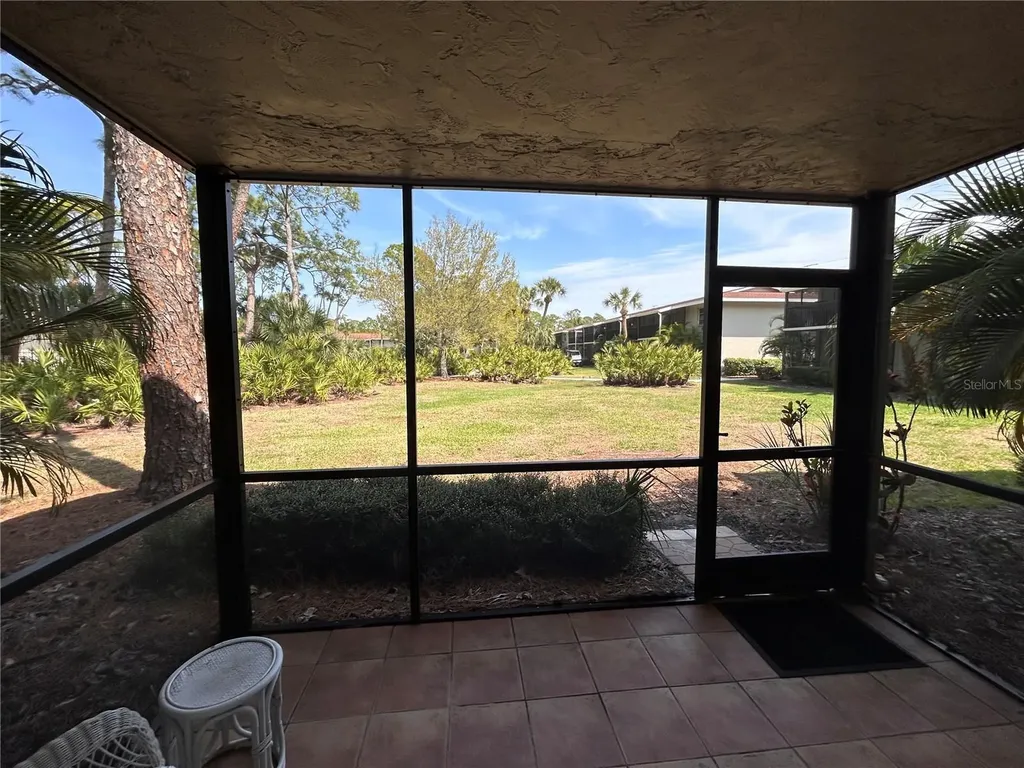 972 La Costa Circle Sarasota FL 34237