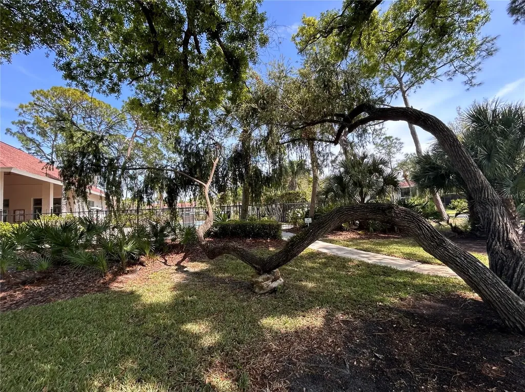 972 La Costa Circle Sarasota FL 34237