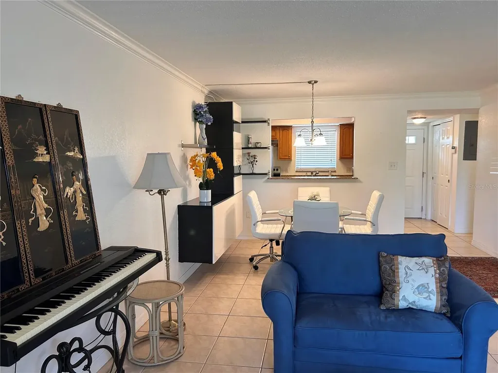 972 La Costa Circle Sarasota FL 34237
