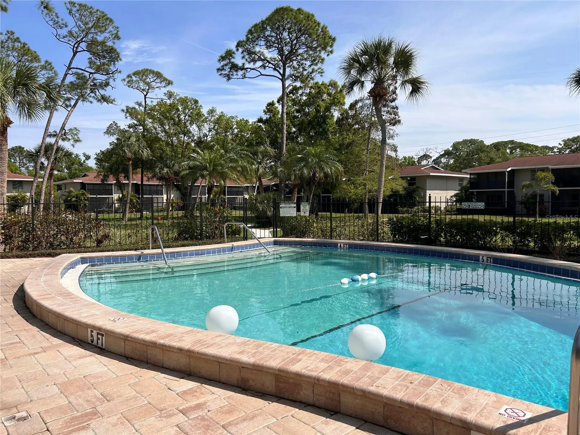 972 La Costa Circle Sarasota FL 34237