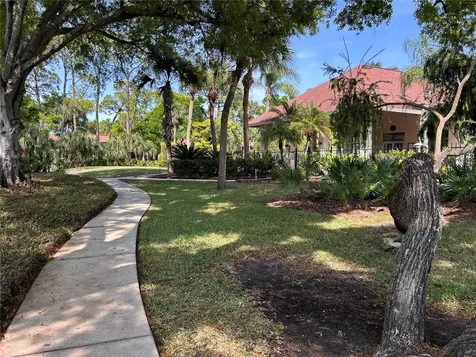 972 La Costa Circle Sarasota FL 34237