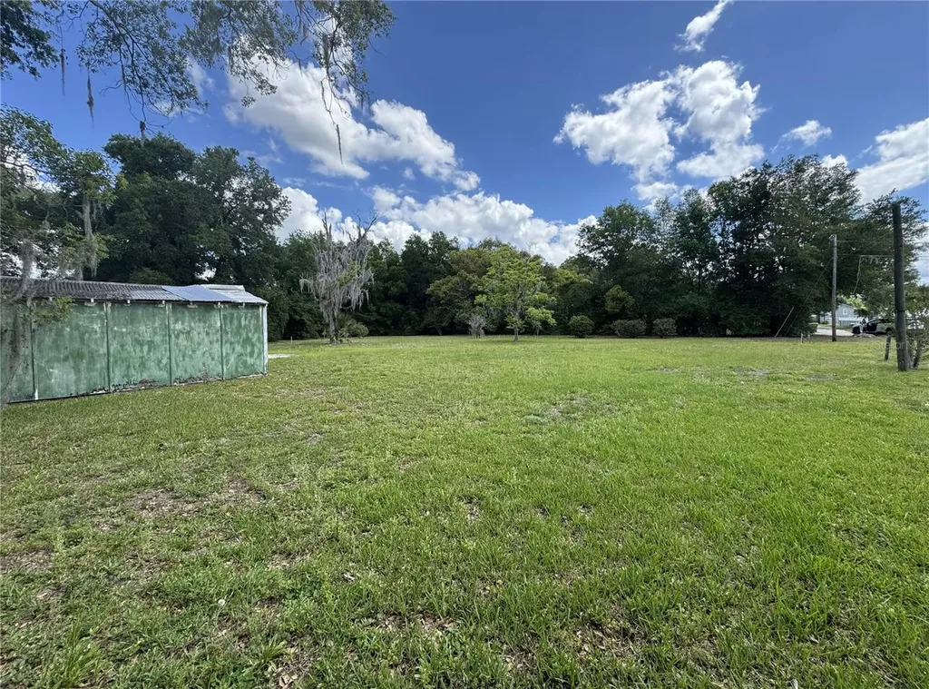 65 Howard Street Umatilla FL 32784