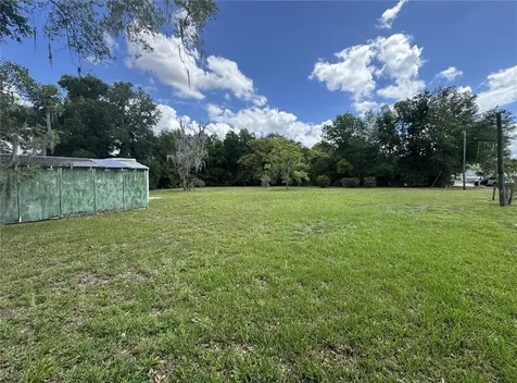 65 Howard Street Umatilla FL 32784