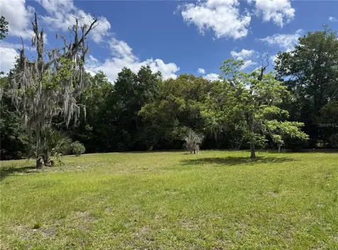 65 Howard Street Umatilla FL 32784