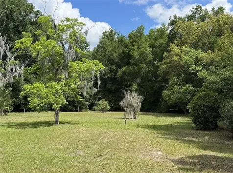 65 Howard Street Umatilla FL 32784