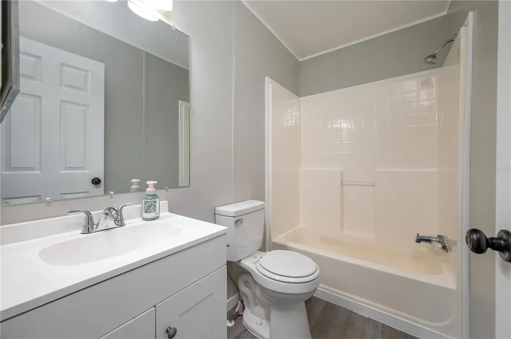 991 Bay Court Frostproof FL 33843