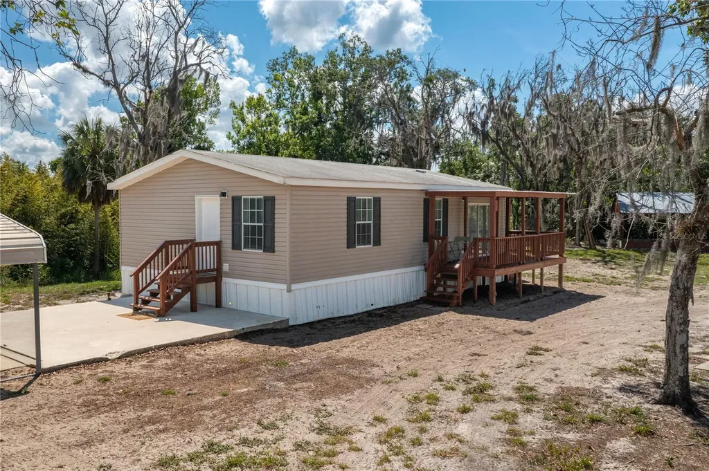 991 Bay Court Frostproof FL 33843