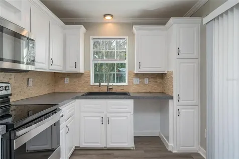 991 Bay Court Frostproof FL 33843