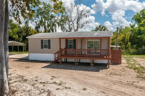 991 Bay Court Frostproof FL 33843