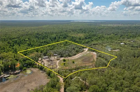 991 Bay Court Frostproof FL 33843