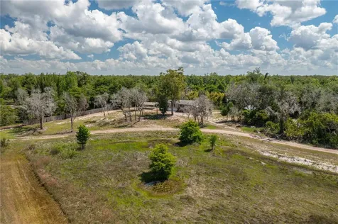 991 Bay Court Frostproof FL 33843