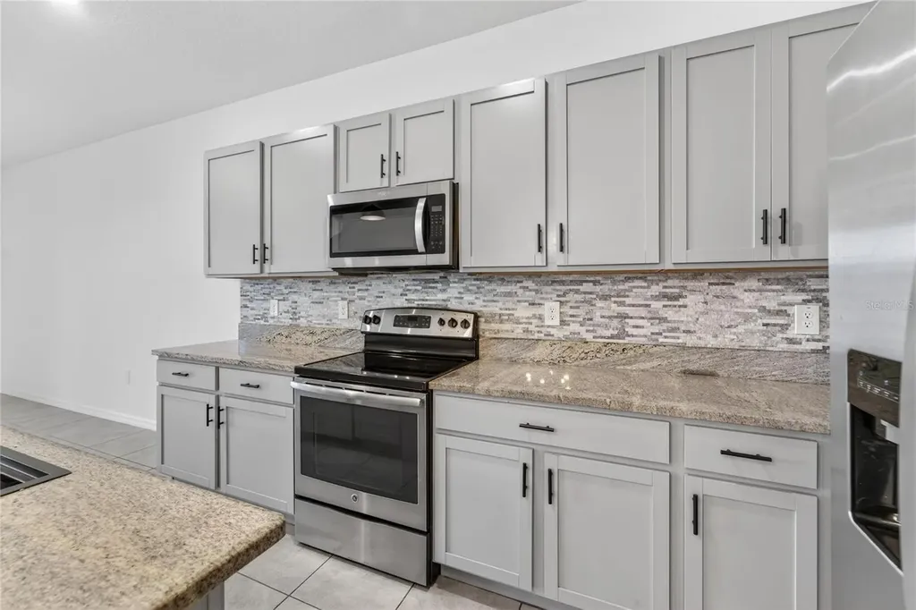 136 Mangrove Shade Circle Apollo Beach FL 33572