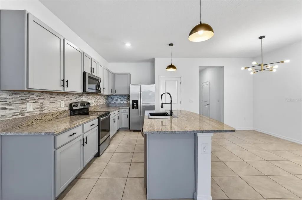 136 Mangrove Shade Circle Apollo Beach FL 33572