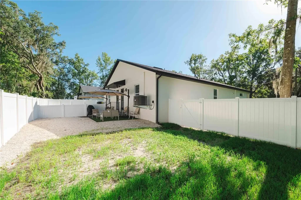 192-194 S Lemon Avenue Brooksville FL 34601