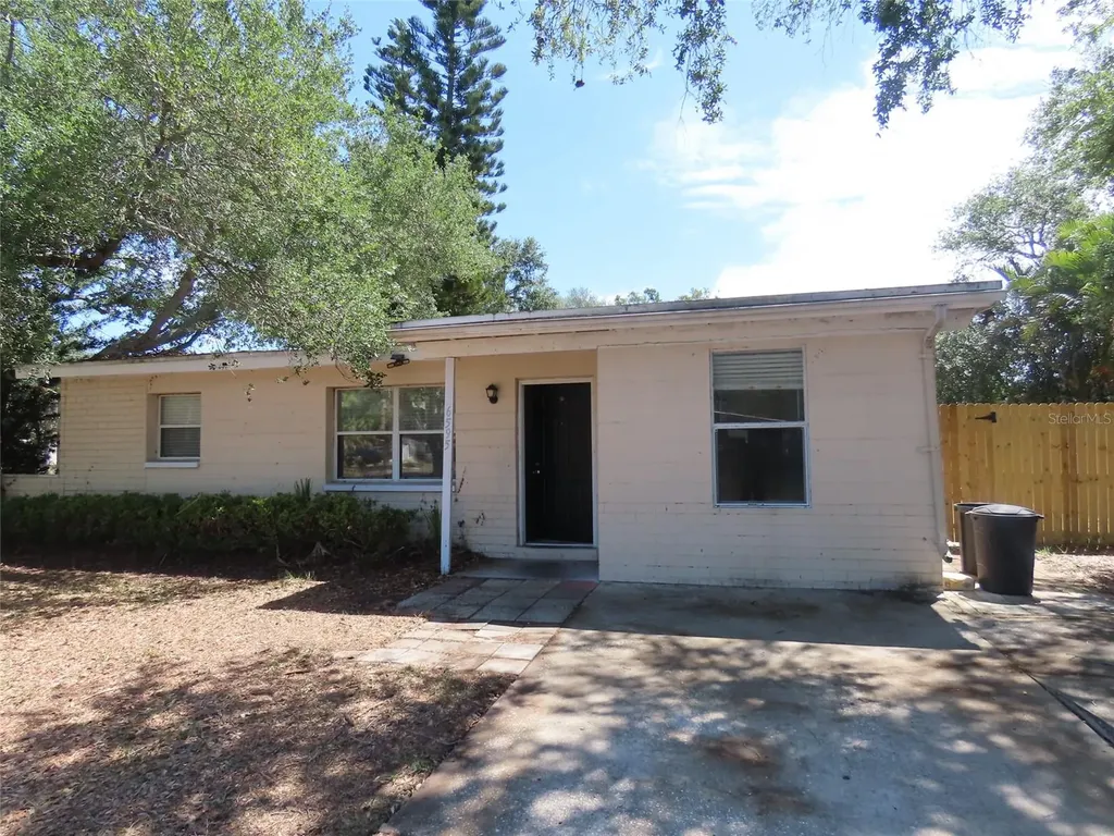6595 64th Way N Pinellas Park FL 33781