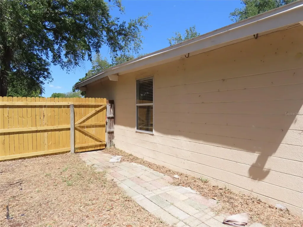 6595 64th Way N Pinellas Park FL 33781