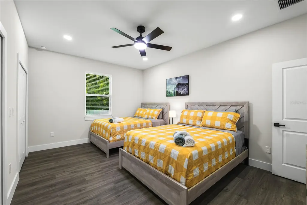 174-176 S Lemon Avenue Brooksville FL 34601
