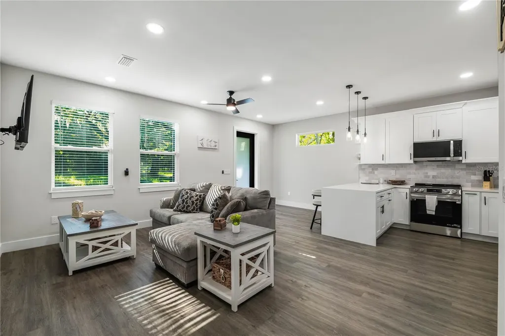 174-176 S Lemon Avenue Brooksville FL 34601