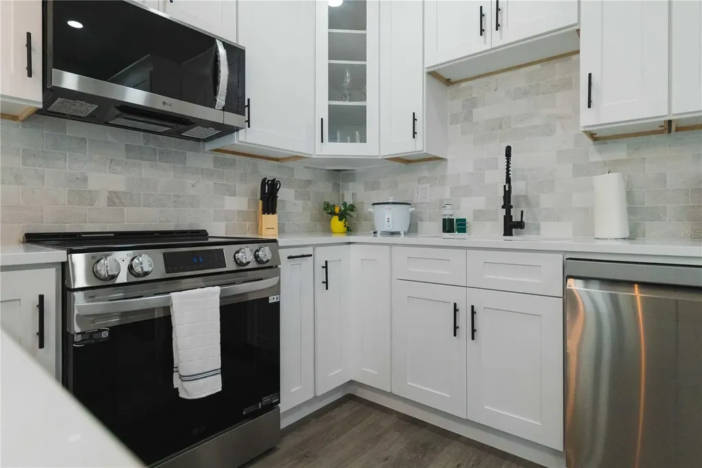 174-176 S Lemon Avenue Brooksville FL 34601