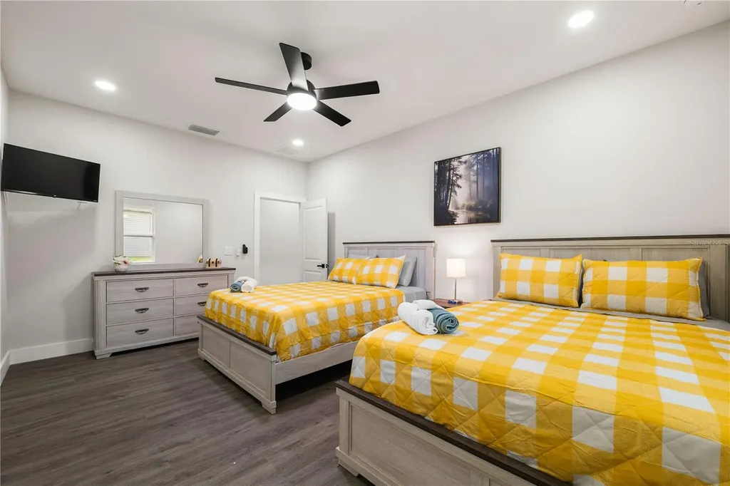 174-176 S Lemon Avenue Brooksville FL 34601