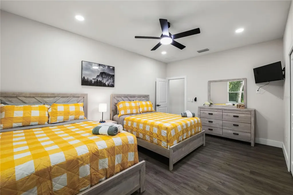 174-176 S Lemon Avenue Brooksville FL 34601