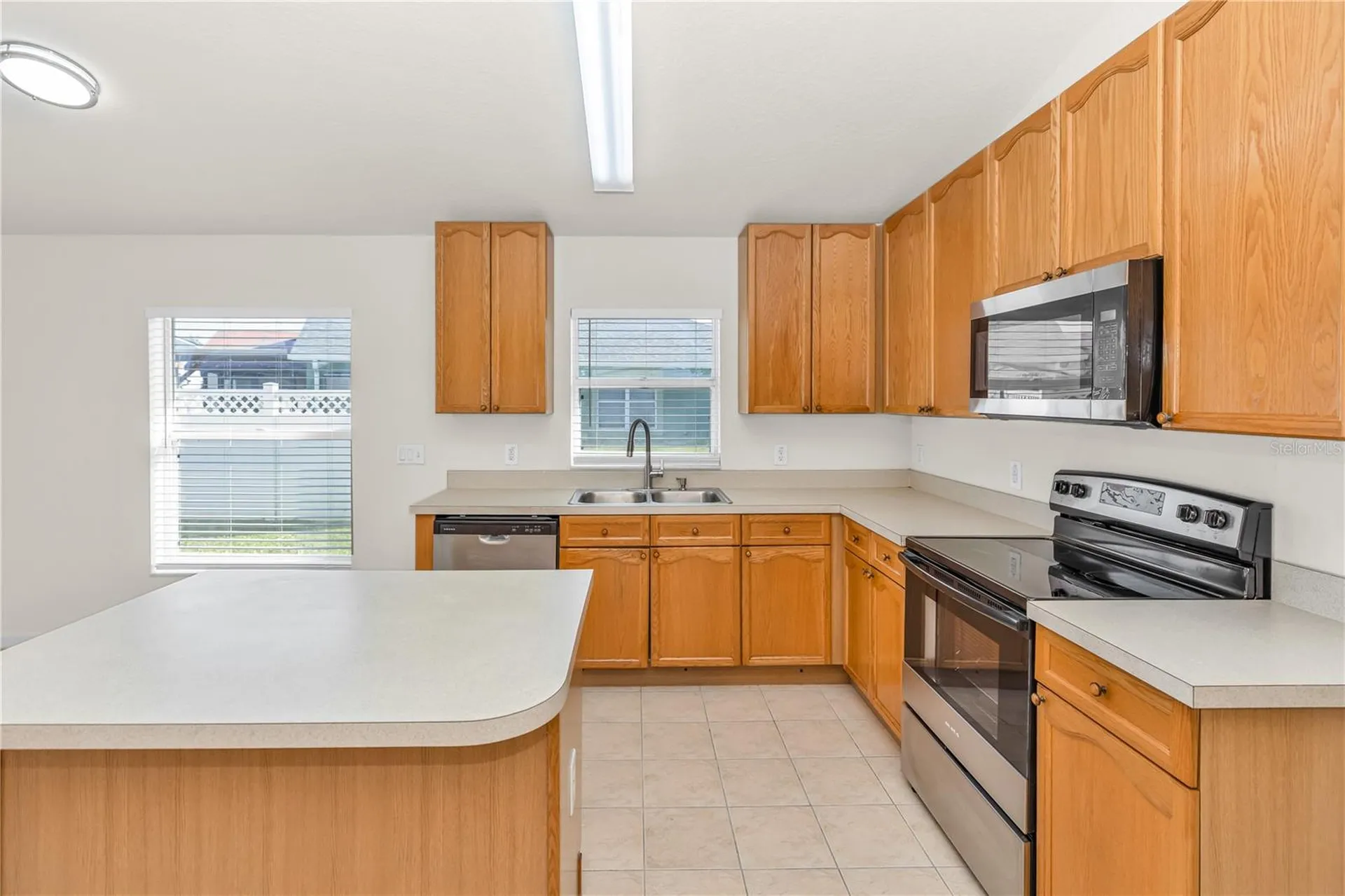2989 White Cedar Circle Kissimmee FL 34741