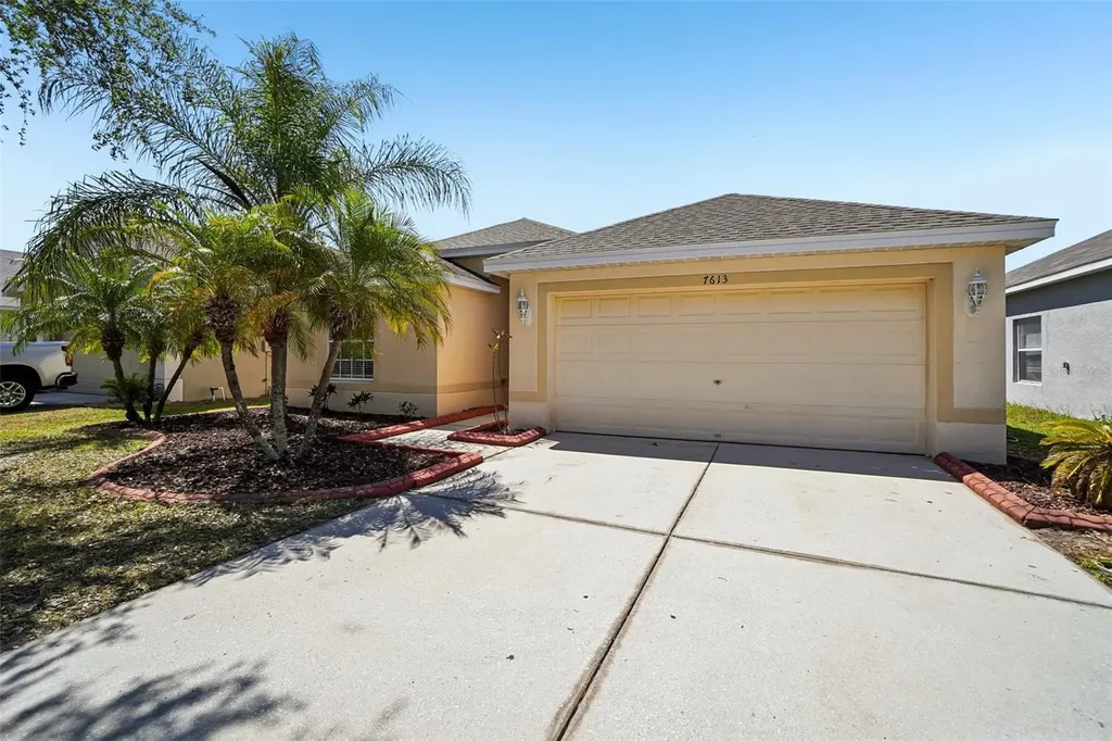 7613 Wood Violet Drive Gibsonton FL 33534