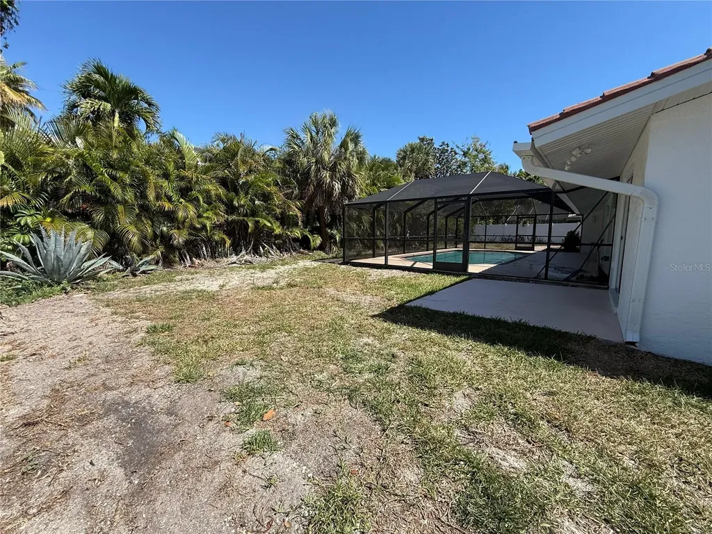 5569 Shadow Lawn Drive Sarasota FL 34242