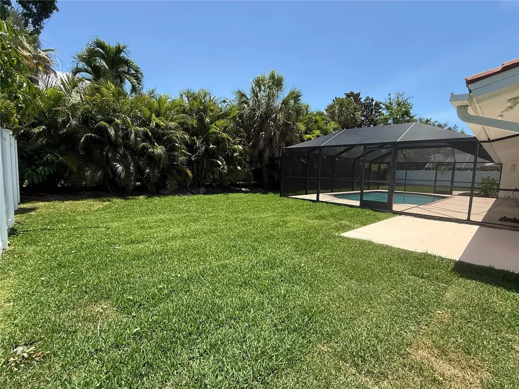 5569 Shadow Lawn Drive Sarasota FL 34242