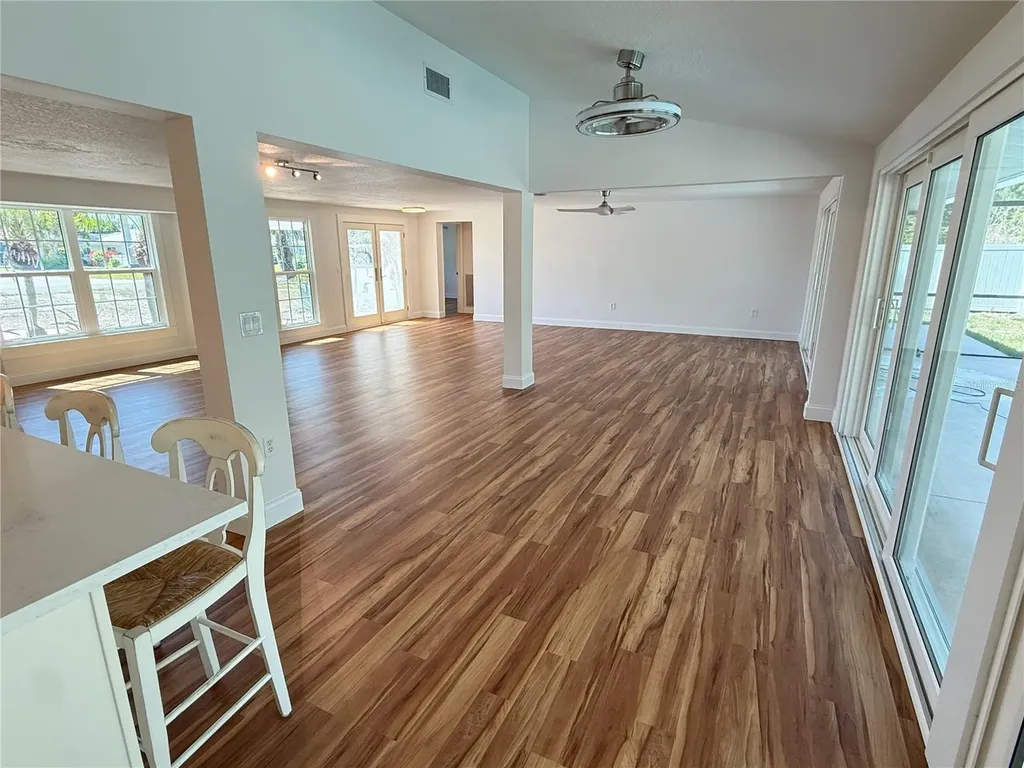 5569 Shadow Lawn Drive Sarasota FL 34242