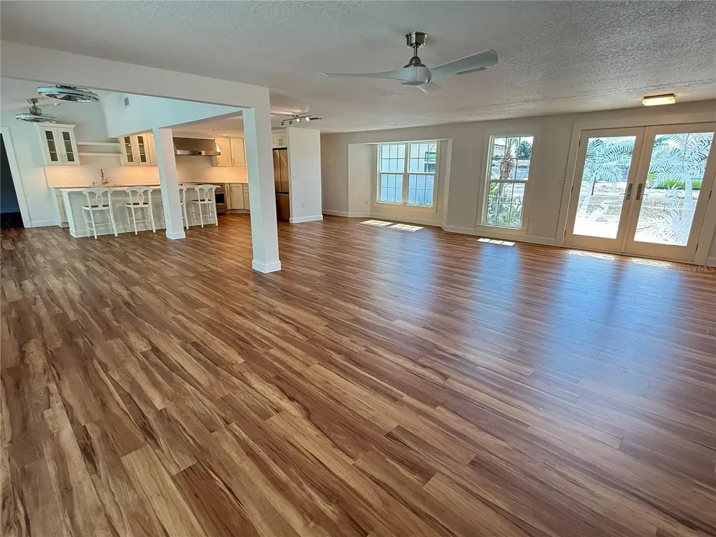 5569 Shadow Lawn Drive Sarasota FL 34242