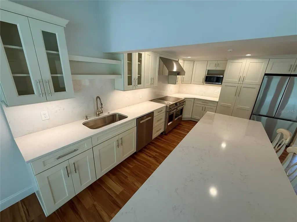 5569 Shadow Lawn Drive Sarasota FL 34242