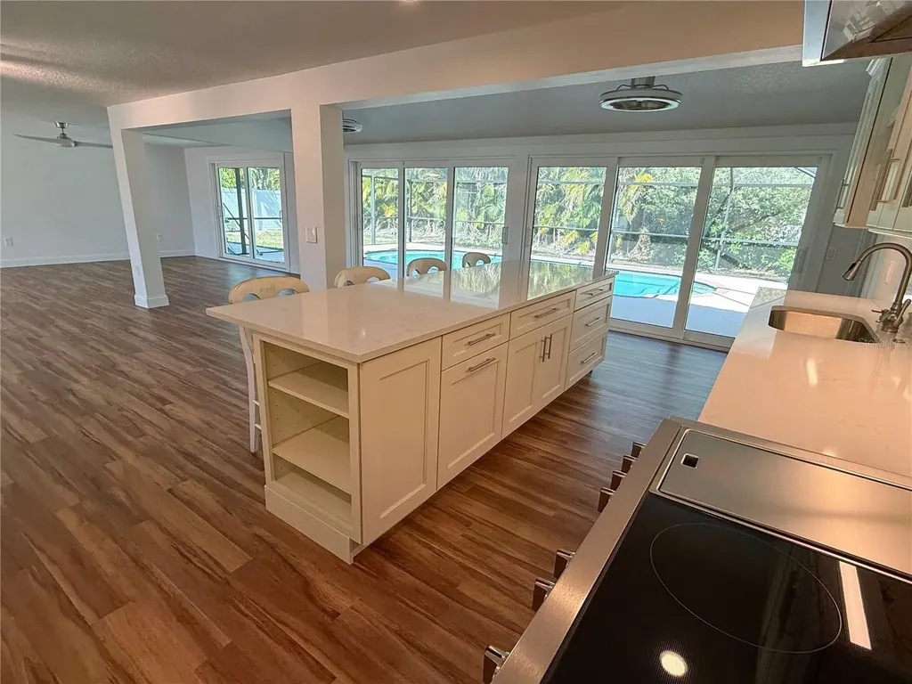5569 Shadow Lawn Drive Sarasota FL 34242