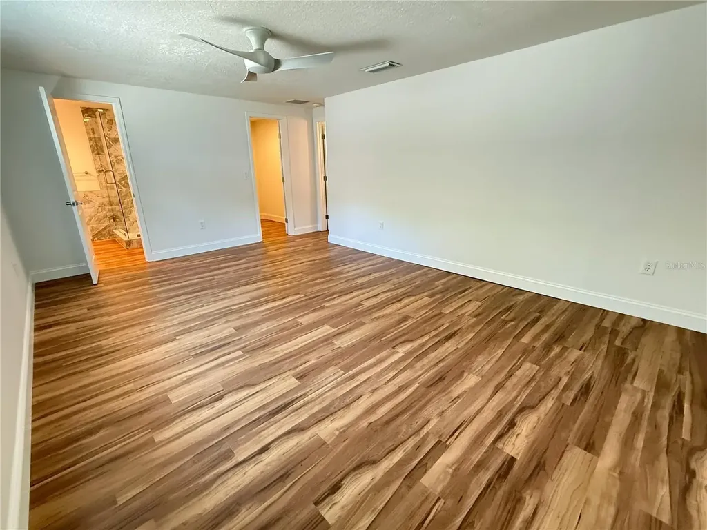 5569 Shadow Lawn Drive Sarasota FL 34242