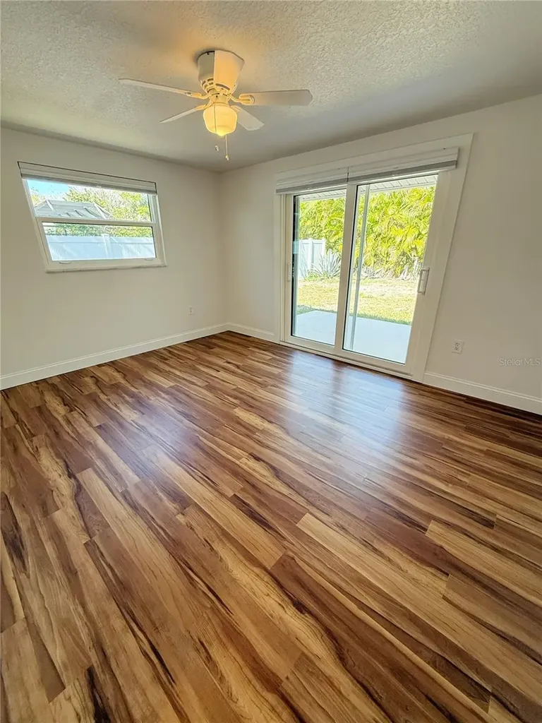 5569 Shadow Lawn Drive Sarasota FL 34242