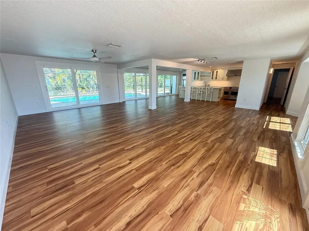 5569 Shadow Lawn Drive Sarasota FL 34242