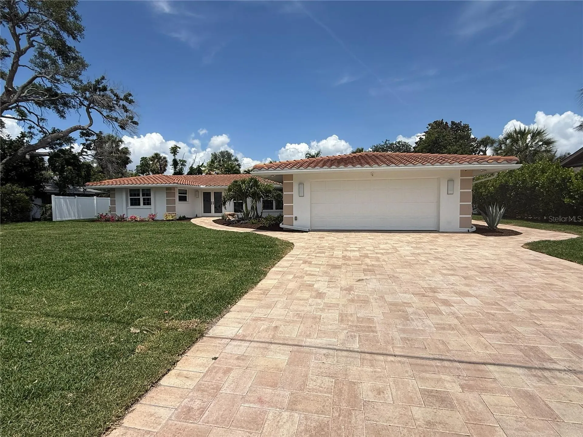 5569 Shadow Lawn Drive Sarasota FL 34242