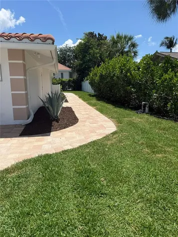 5569 Shadow Lawn Drive Sarasota FL 34242