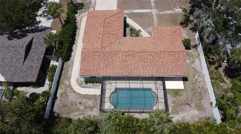 5569 Shadow Lawn Drive Sarasota FL 34242