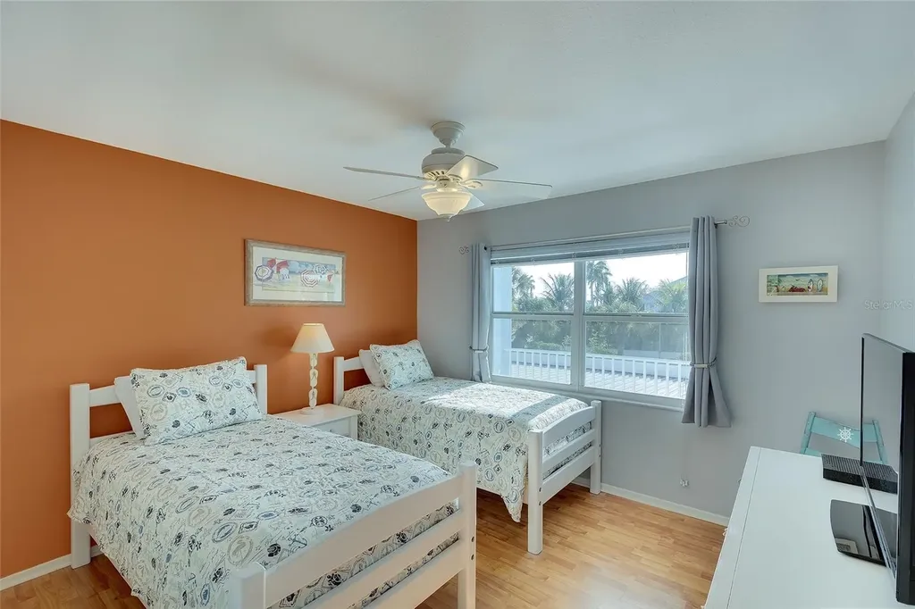 4307 Gulf Drive Holmes Beach FL 34217