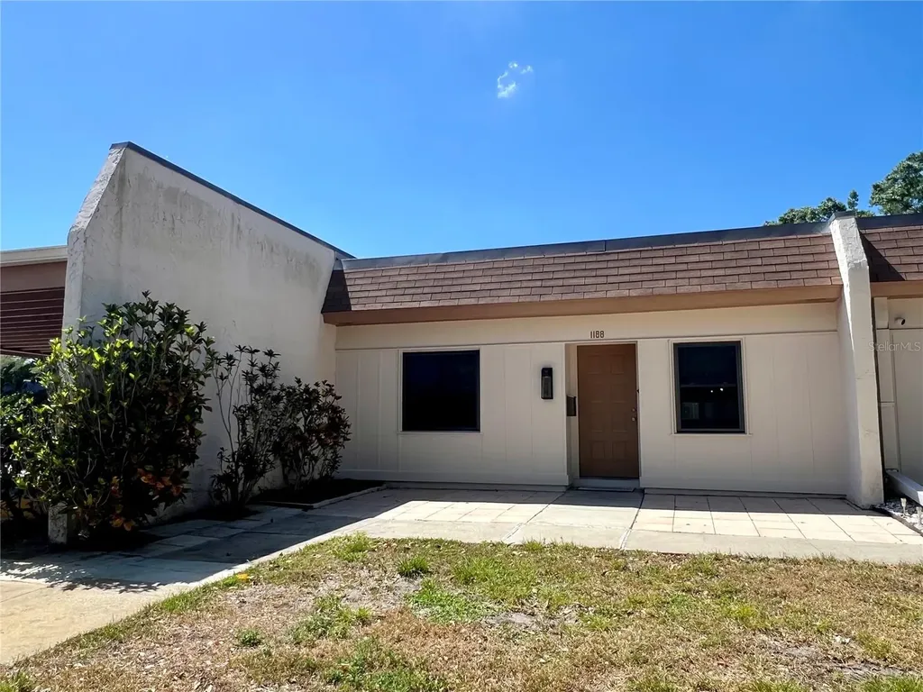 1188 Mission Circle Clearwater FL 33759
