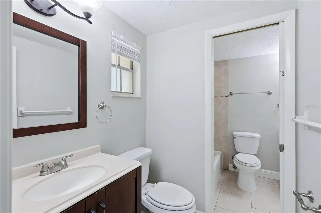 5058 Silk Oak Drive Sarasota FL 34232