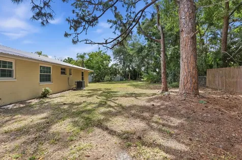 5058 Silk Oak Drive Sarasota FL 34232