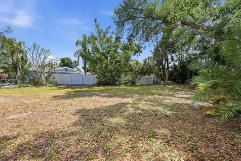 5058 Silk Oak Drive Sarasota FL 34232
